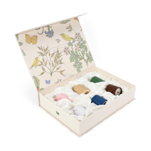 wholesale custom printed handmade luxury package magnetic satin insert lined gift box paper packaging for candles